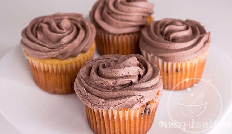 Chocolate-Whipped-Cream-for-Cupcakes